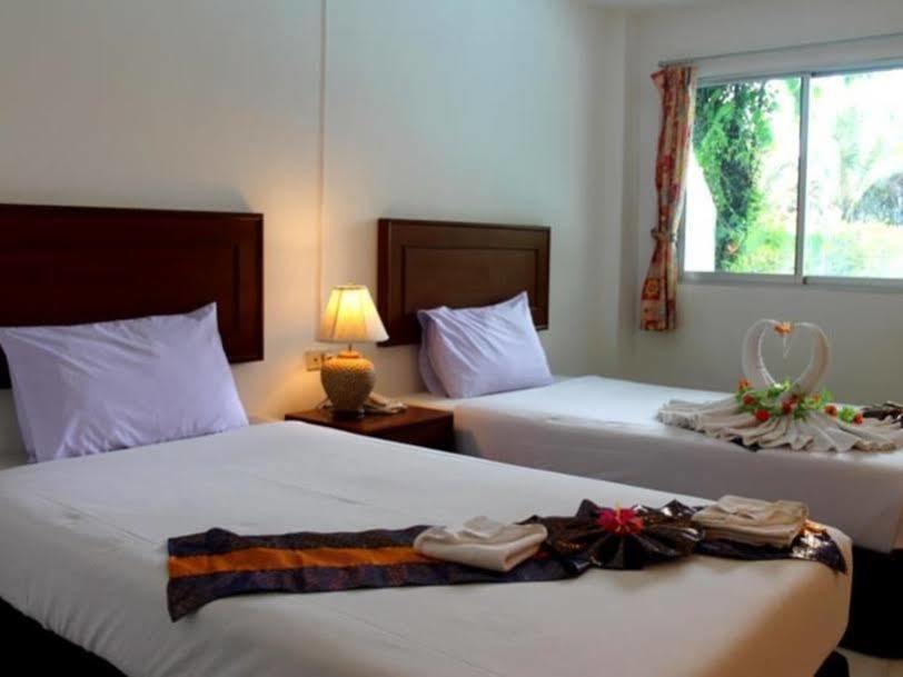 Kamala Beach Inn Phuket Exterior foto